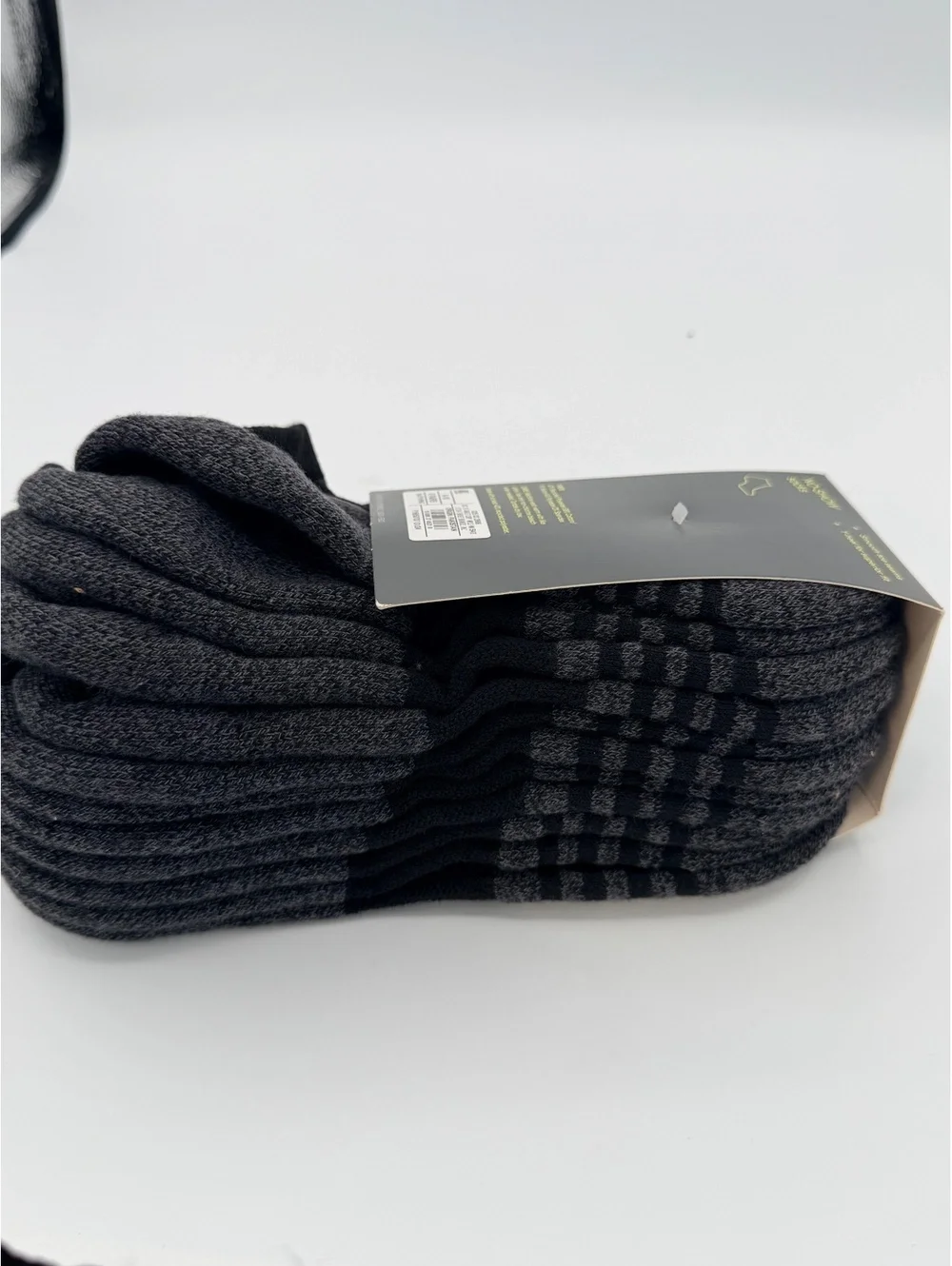 All in Motion No-Show Socks 6-Pack Size 4-10 Black and Gray
